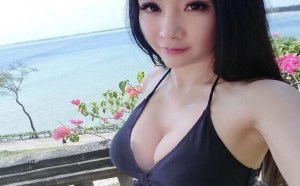 中国美女MM秀豪乳私房照（第25期美女写真私房照