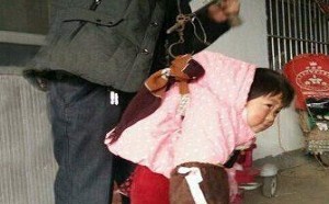 你们小时候这样称过重吗？呵呵!