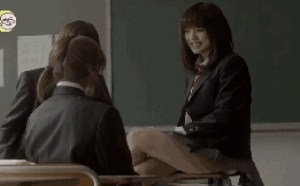 色即是空高中女同学的底裤_日本女生校服动态图片