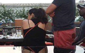 反光镜后面看就太邪恶了 反光镜后面看就太邪恶了