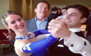 最好抢镜方法!施瓦辛格大哥抢镜了! 最好抢镜方法!施瓦辛格大哥抢镜了!