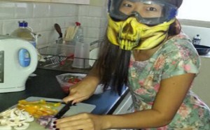 真够了二货老婆的切洋葱新技能 真够了二货老婆的切洋葱新技能