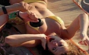 快速美式丰胸法！扯一扯就大了