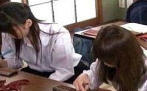 后一排的你们在做什么？