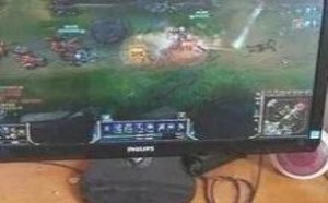 牛人打英雄联盟！英雄联盟之爆打全球